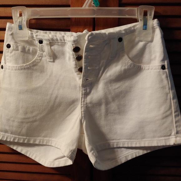 Shorts - Picture 1 of 3